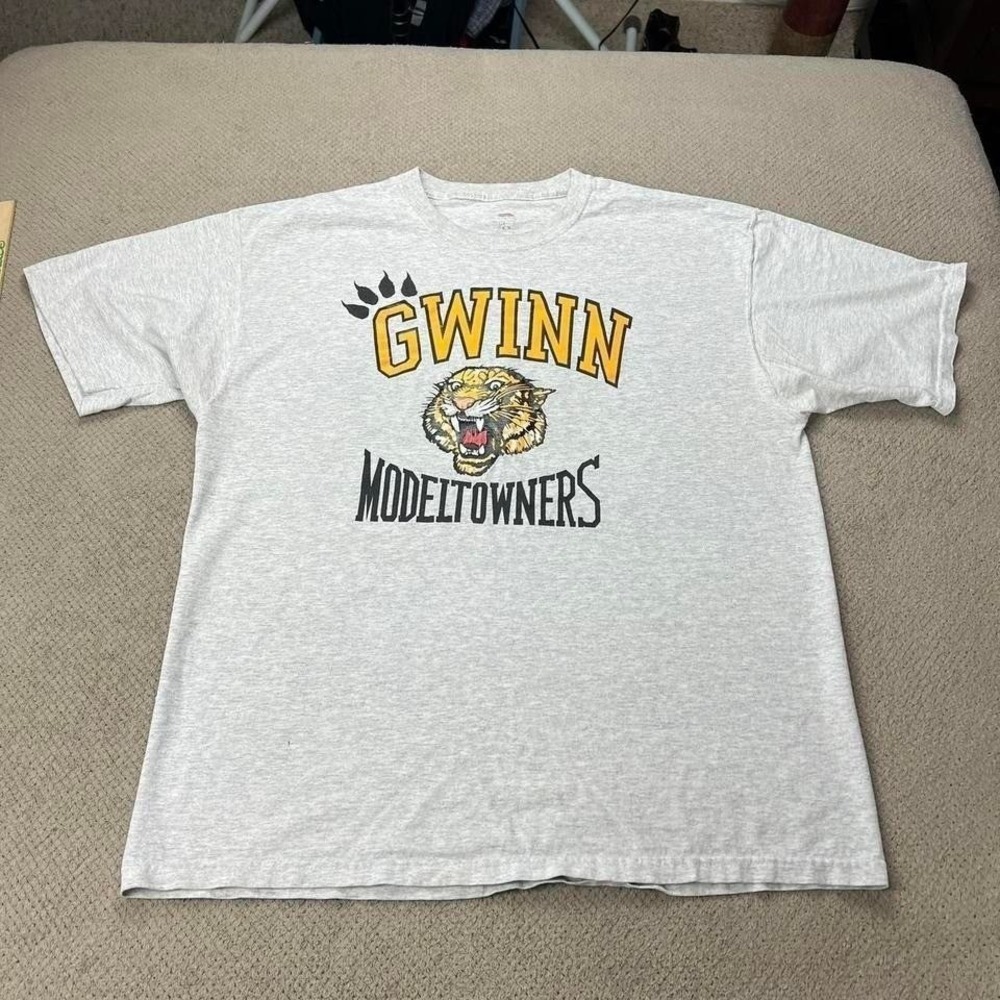 Vintage 2000s Fruit of the Loom Gwinn Modeltowners T-Shirt Grey XL